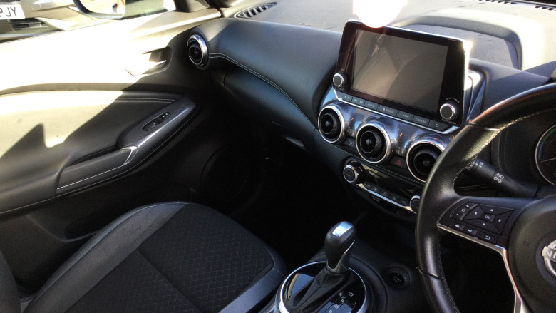 Nissan Juke 1.6 Hybrid N-Connecta 5dr Auto Hybrid Hatchback